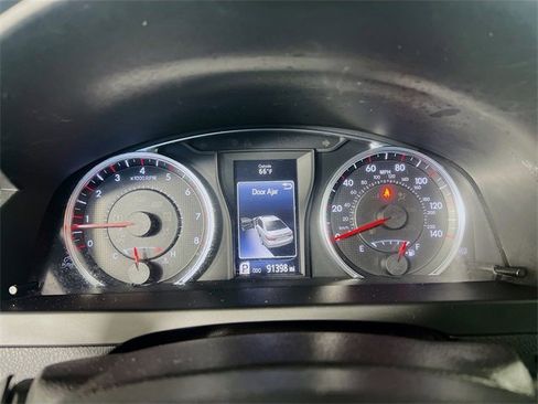 Used 2017 Toyota Camry SE image 14