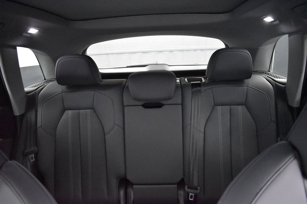 Used 2025 Audi Q5 Premium Plus w/ Premium Plus AWD/4WD image 17