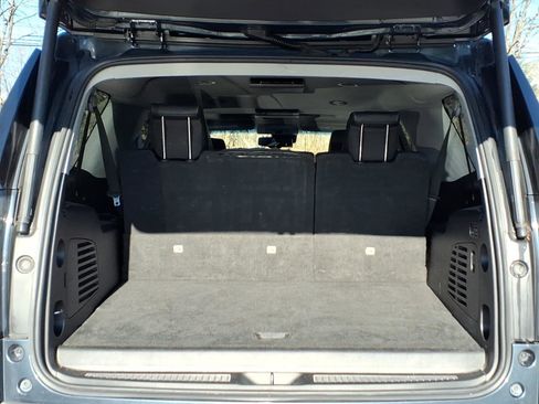 Used 2019 GMC Yukon XL SLT w/ Graphite Performance Edition image 16