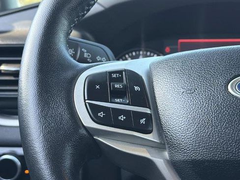 Certified 2023 Ford Explorer XLT RWD image 12