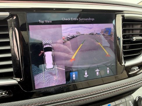 Used 2020 Chrysler Pacifica Limited w/ Advanced Safetytec Group image 26