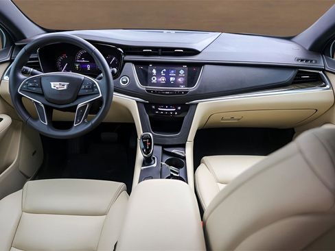 Used 2017 Cadillac XT5 FWD image 26