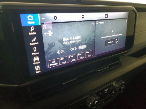 Used 2024 Jeep Wrangler Sport image 17