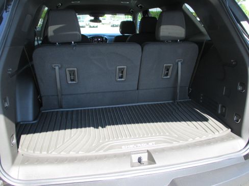 Used 2023 Chevrolet Traverse LT AWD/4WD image 10