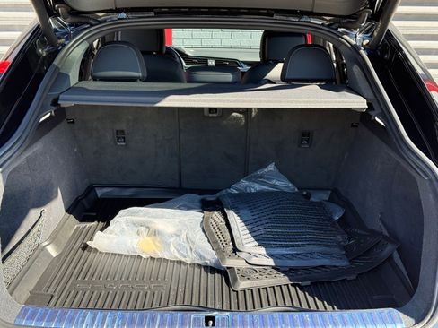 Used 2024 Audi Q8 e-tron Premium image 17