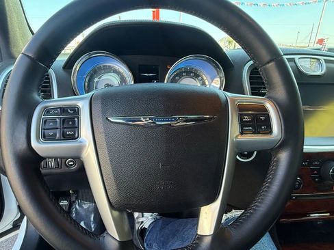 Used 2014 Chrysler 300 image 12