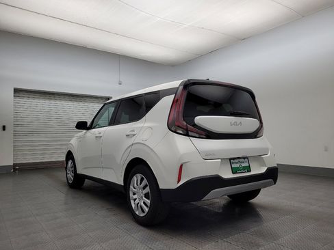 Used 2024 Kia Soul LX image 5