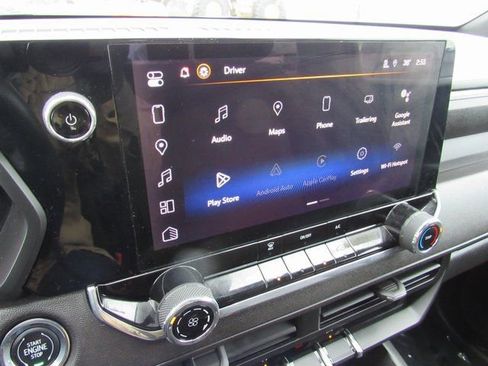 Used 2023 Chevrolet Colorado W/T image 15