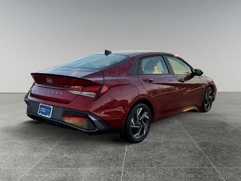 Certified 2025 Hyundai Elantra Sport image 5