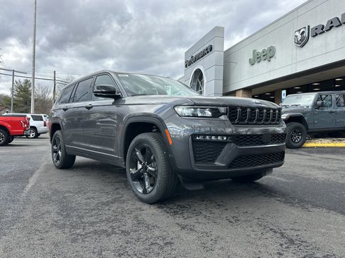 New 2026 Jeep Grand Cherokee L Limited w/ Limited Altitude Package AWD/4WD image 20
