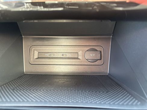 Used 2023 Volkswagen Atlas Cross Sport SE image 25