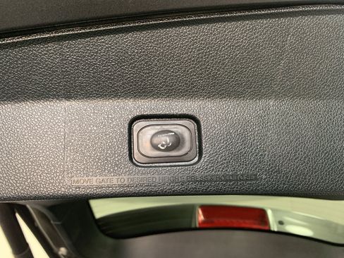 Used 2019 Ford Explorer XLT w/ Equipment Group 202A AWD/4WD image 33