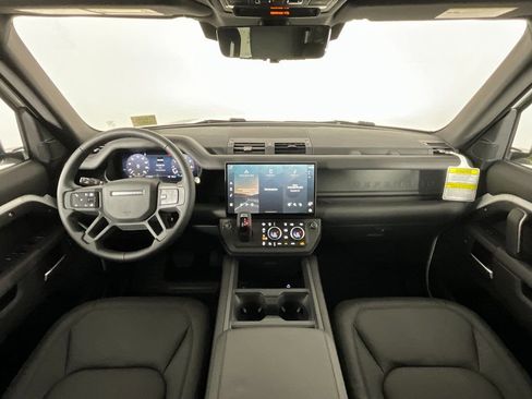 New 2026 Land Rover Defender 130 X-Dynamic SE AWD/4WD image 4