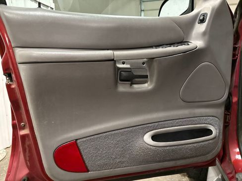 Used 2001 Ford Explorer XLT image 15