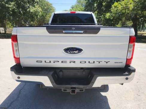 Used 2019 Ford F250 Lariat w/ Lariat Value Package AWD/4WD image 7