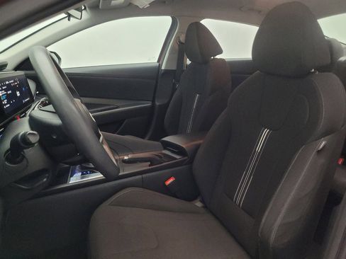Used 2024 Hyundai Elantra SEL FWD image 17