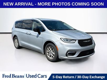 Used 2024 Chrysler Pacifica Touring-L