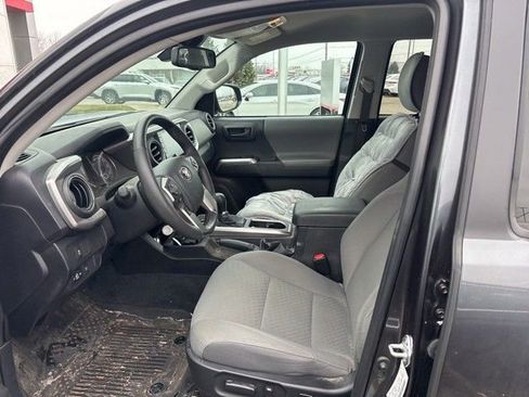 Used 2023 Toyota Tacoma SR5 AWD/4WD image 11