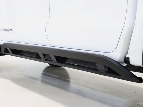 Used 2023 GMC Canyon AT4X image 25