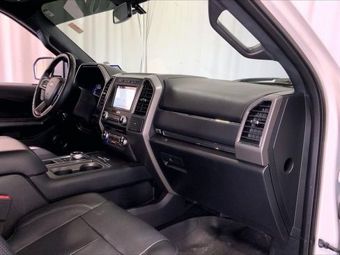 Used 2018 Ford Expedition XLT w/ Equipment Group 202A RWD image 28