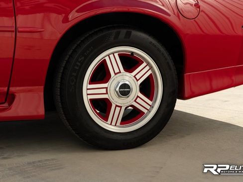 Used 1991 Chevrolet Camaro Z28 RWD image 35