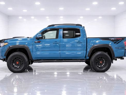 Used 2018 Toyota Tacoma TRD Pro AWD/4WD image 2