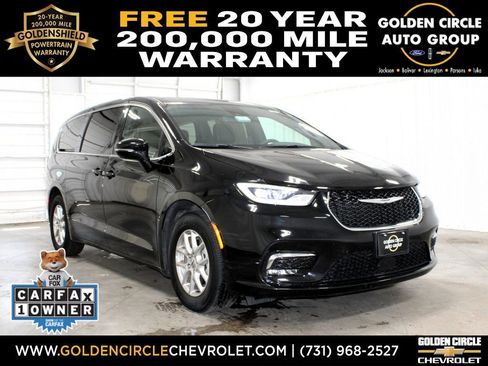 Used 2025 Chrysler Pacifica Select FWD image 1