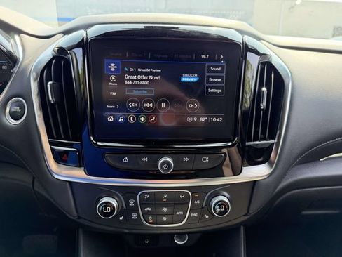 Certified 2023 Chevrolet Traverse LT FWD image 24