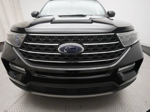 Used 2023 Ford Explorer XLT w/ Equipment Group 202A AWD/4WD image 23