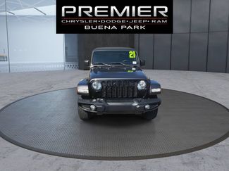 Used 2021 Jeep Gladiator Sport AWD/4WD video 3