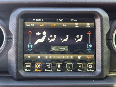 Used 2021 Jeep Wrangler Unlimited Rubicon 4xe w/ Steel Bumper Group AWD/4WD image 18
