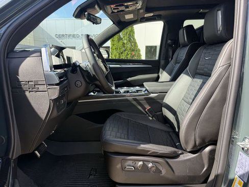 New 2026 Cadillac Escalade V AWD/4WD image 9