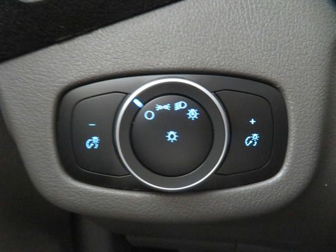 Used 2020 Ford Transit Connect XL image 38