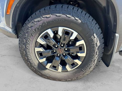 Used 2022 Nissan Frontier PRO-4X AWD/4WD image 8