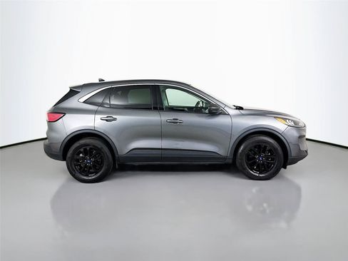 Used 2022 Ford Escape SE AWD/4WD image 16
