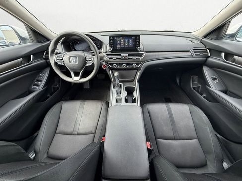 Used 2019 Honda Accord EX image 9