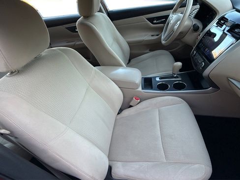 Used 2015 Nissan Altima 2.5 S w/ Sport Value Package image 14