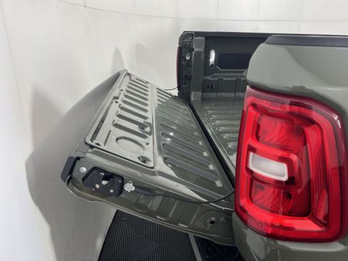Used 2026 RAM 1500 Laramie AWD/4WD image 27