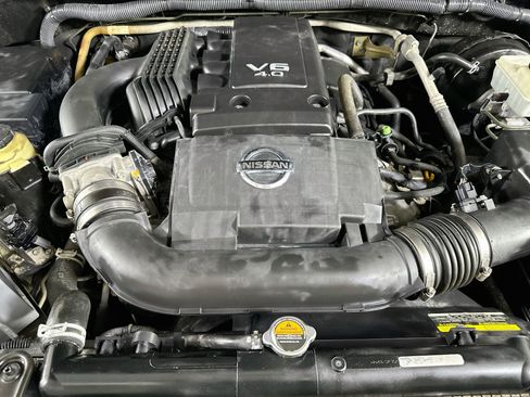 Used 2012 Nissan Frontier PRO-4X w/ Pro-4x Luxury Pkg AWD/4WD image 30