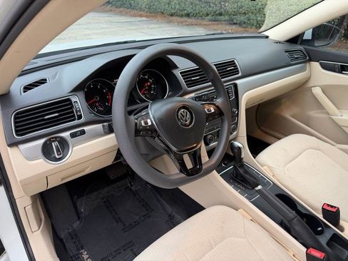 Used 2017 Volkswagen Passat 1.8T S image 20