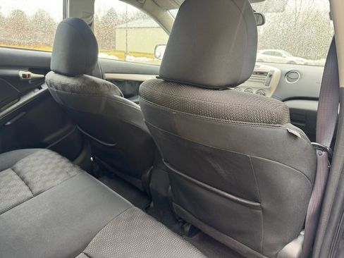 Used 2010 Pontiac Vibe image 28