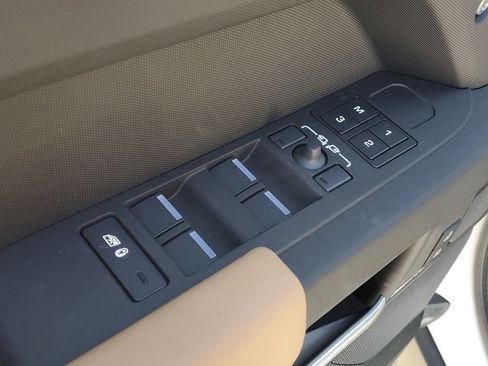 New 2026 Land Rover Defender 110 X-Dynamic SE image 13