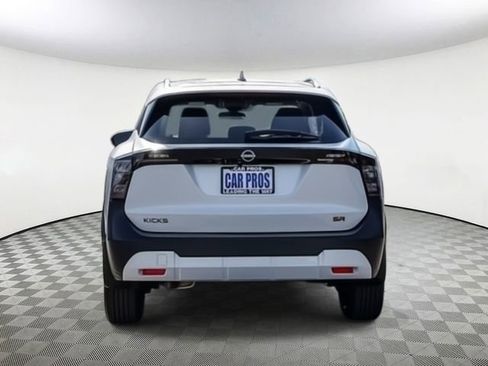 Used 2025 Nissan Kicks SR image 8