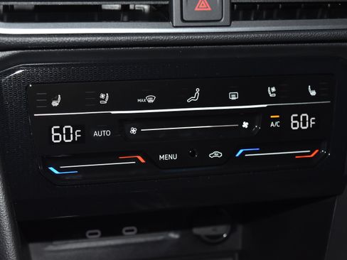 New 2026 Volkswagen Taos SEL image 10