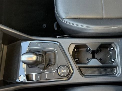 Certified 2019 Volkswagen Tiguan SE w/ Panoramic Sunroof Package image 24
