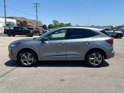 Used 2024 Ford Escape ST-Line w/ Tech Pack #1 AWD/4WD image 5
