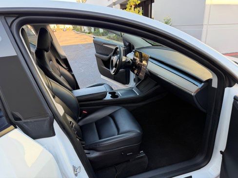 Used 2023 Tesla Model Y Long Range image 12