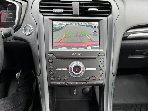 Used 2017 Ford Fusion Energi Titanium FWD image 18