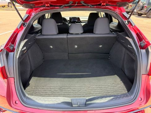 Used 2018 Toyota C-HR XLE FWD image 40