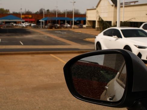 New 2025 Mitsubishi Outlander SE image 30